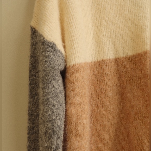 Staccato Color-block Cardigan - Picture 3 of 3